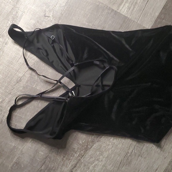 Velvet Bodysuit - Picture 3 of 4